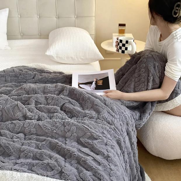 Luxury Flannel Fleece Blankets - thumbnail 3