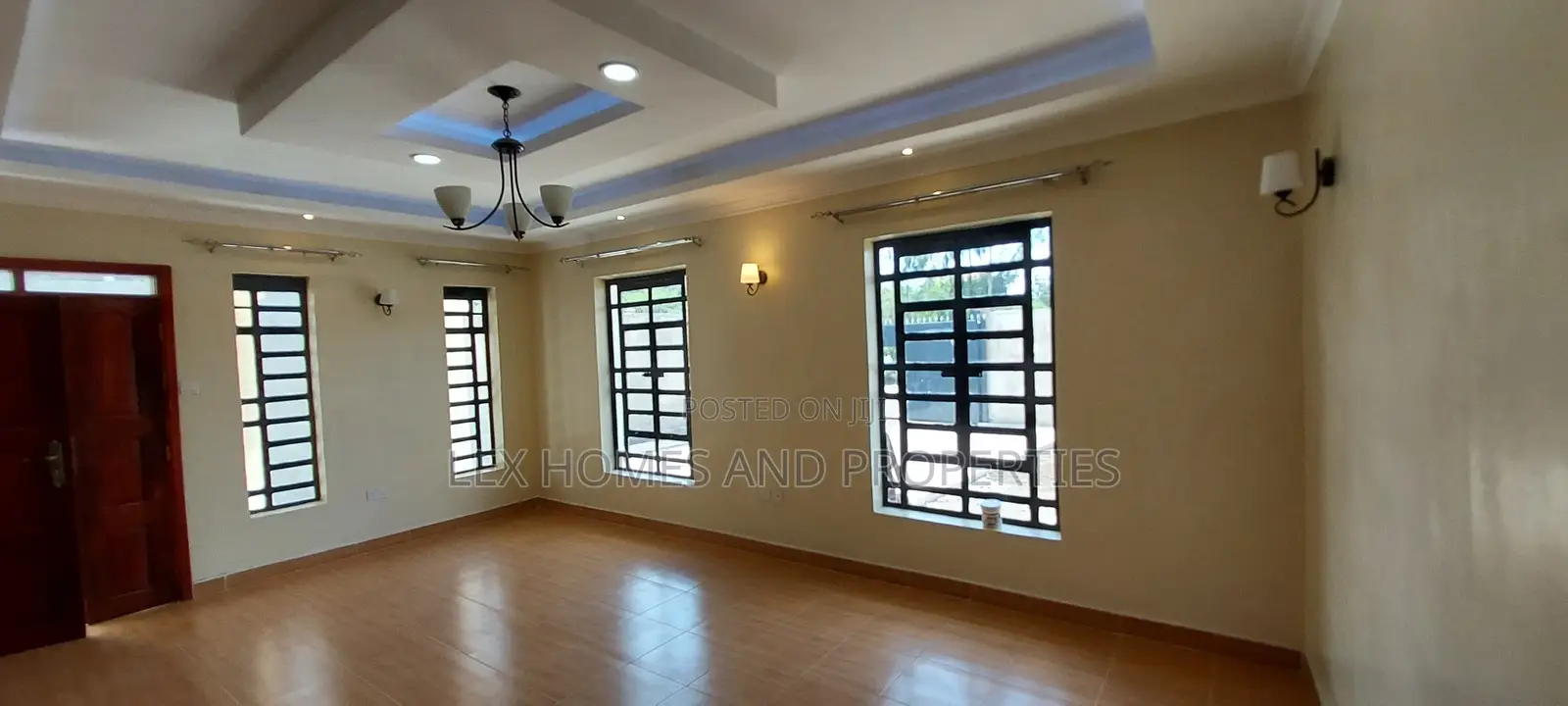 4bdrm Maisonette in NkaiMurunya for sale