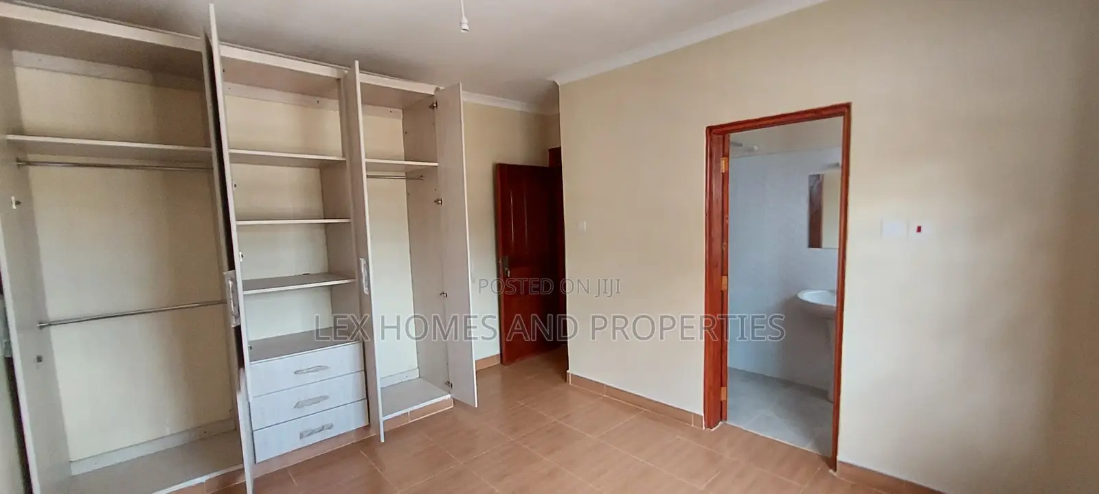4bdrm Maisonette in NkaiMurunya for sale