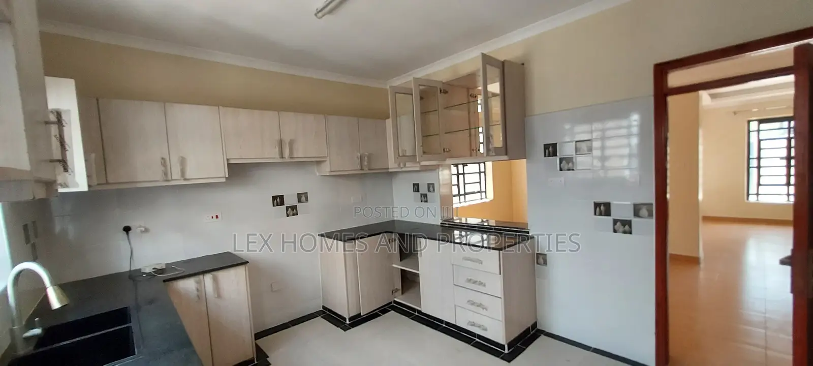 4bdrm Maisonette in NkaiMurunya for sale