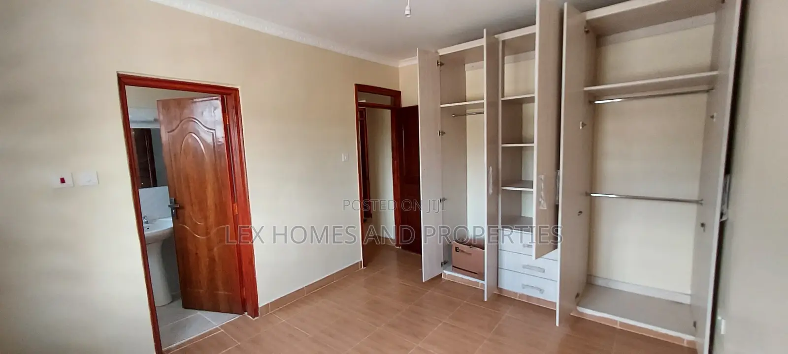 4bdrm Maisonette in NkaiMurunya for sale