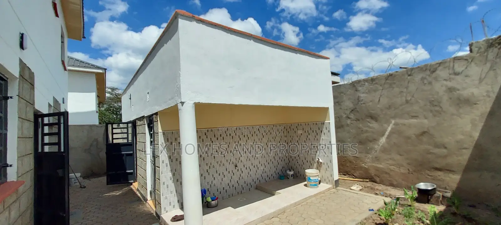 4bdrm Maisonette in NkaiMurunya for sale