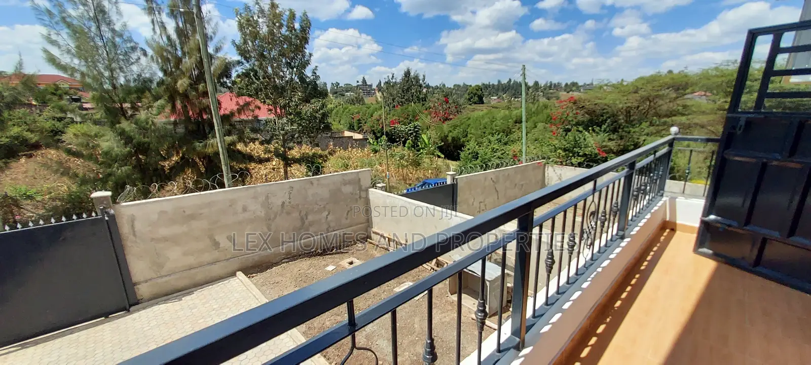 4bdrm Maisonette in NkaiMurunya for sale