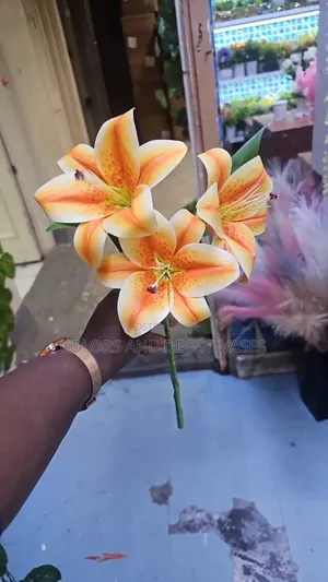 Beautiful Opened Artificial Lily Flowers