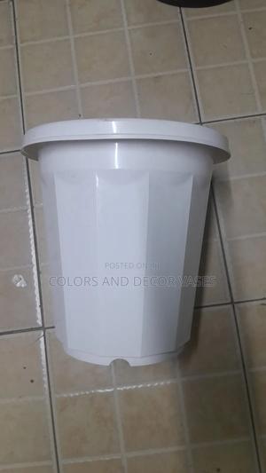 Round Planter Plastic Vases - thumbnail 2