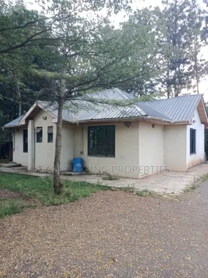 2bdrm Bungalow in Kerarapon On 1/2 for sale