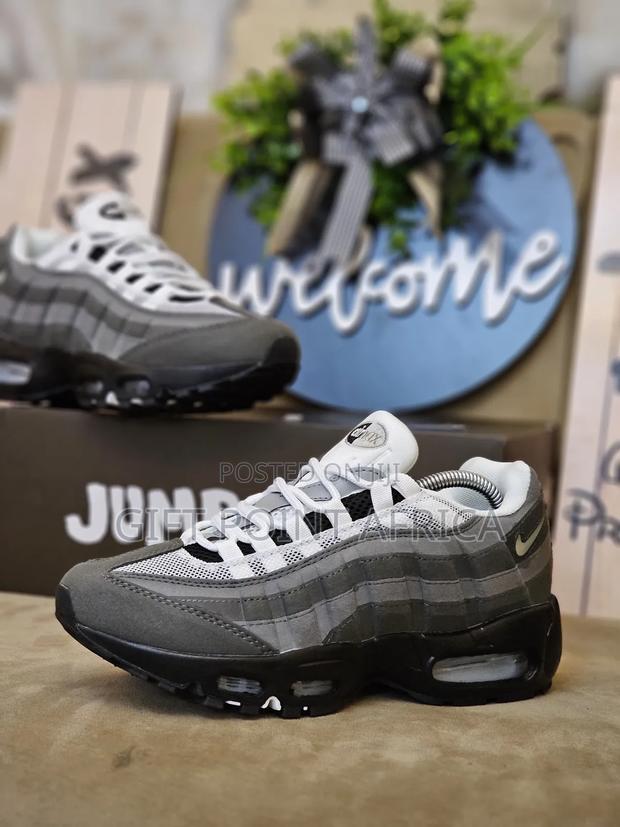 Airmax 95 Grey Jewel Sneakers - main view