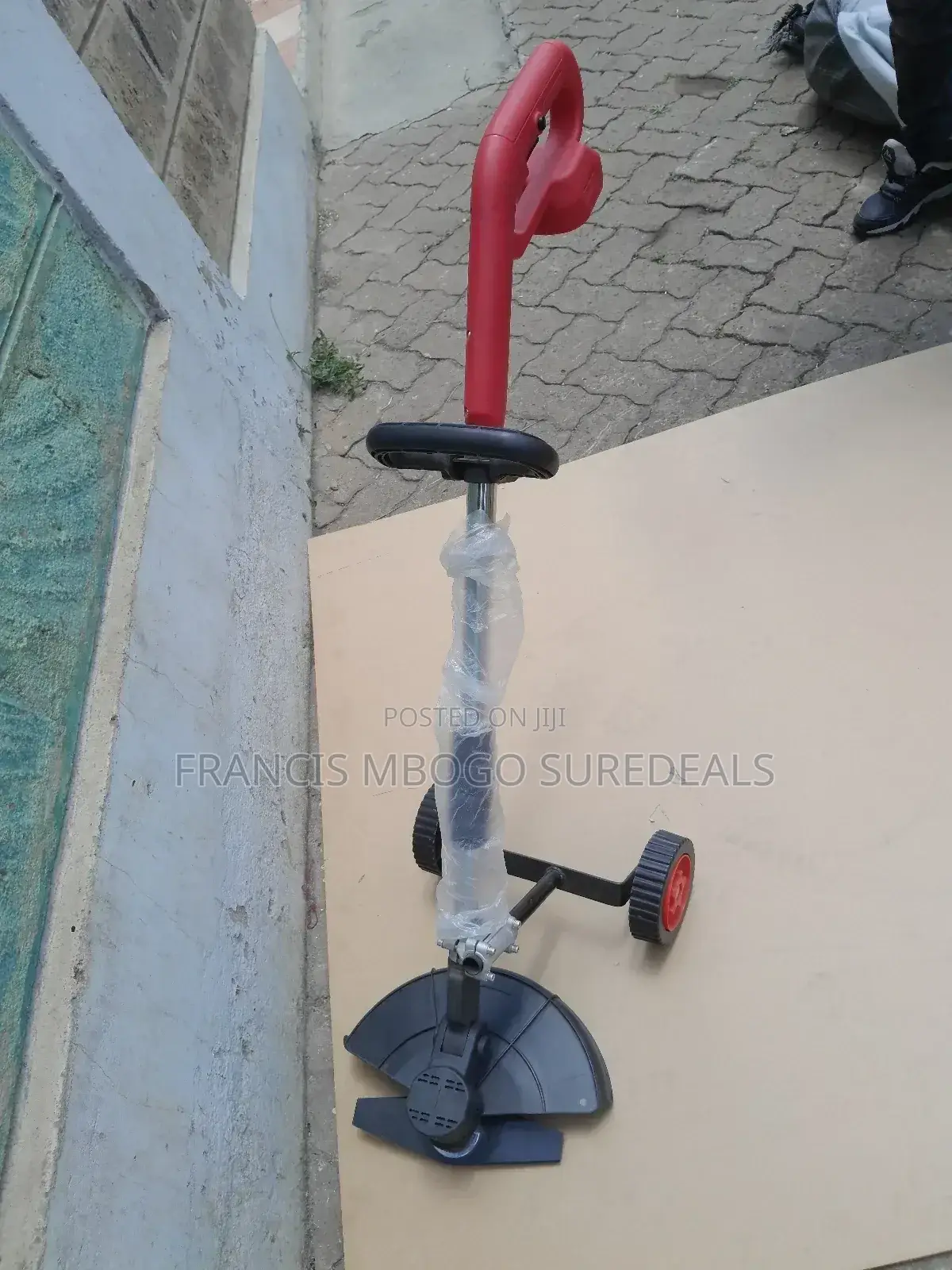 Cordless Brush Trimmer