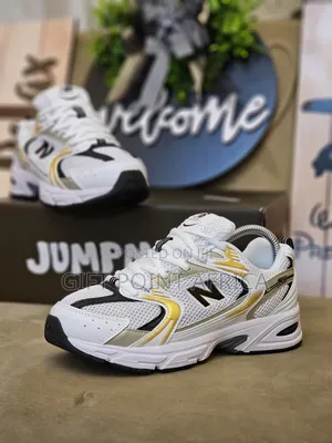 New Balance 530 Golden White Sneakers
