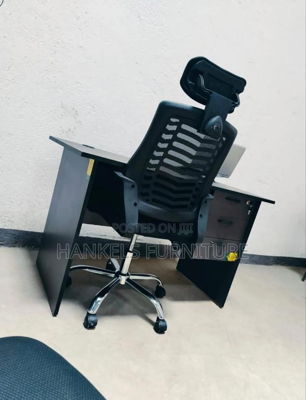 Secretarial Mesh Chair ~ Adjustable Headrest