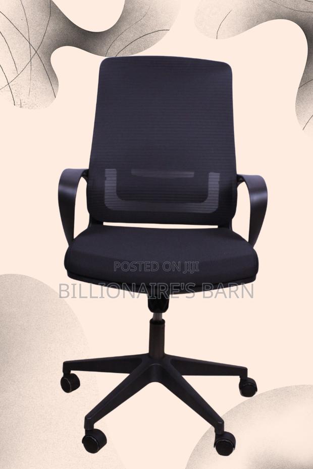 Black Ergonomic Mesh Office Chair — Strong Stable Base - thumbnail 3