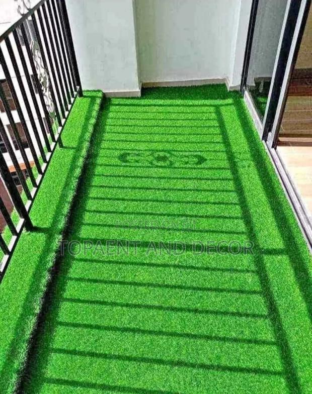 Soft Artificial Grass Balcony Carpet for Kids Play Area