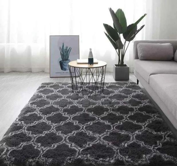 Patched 5*8 Fluffy Carpet - thumbnail 3