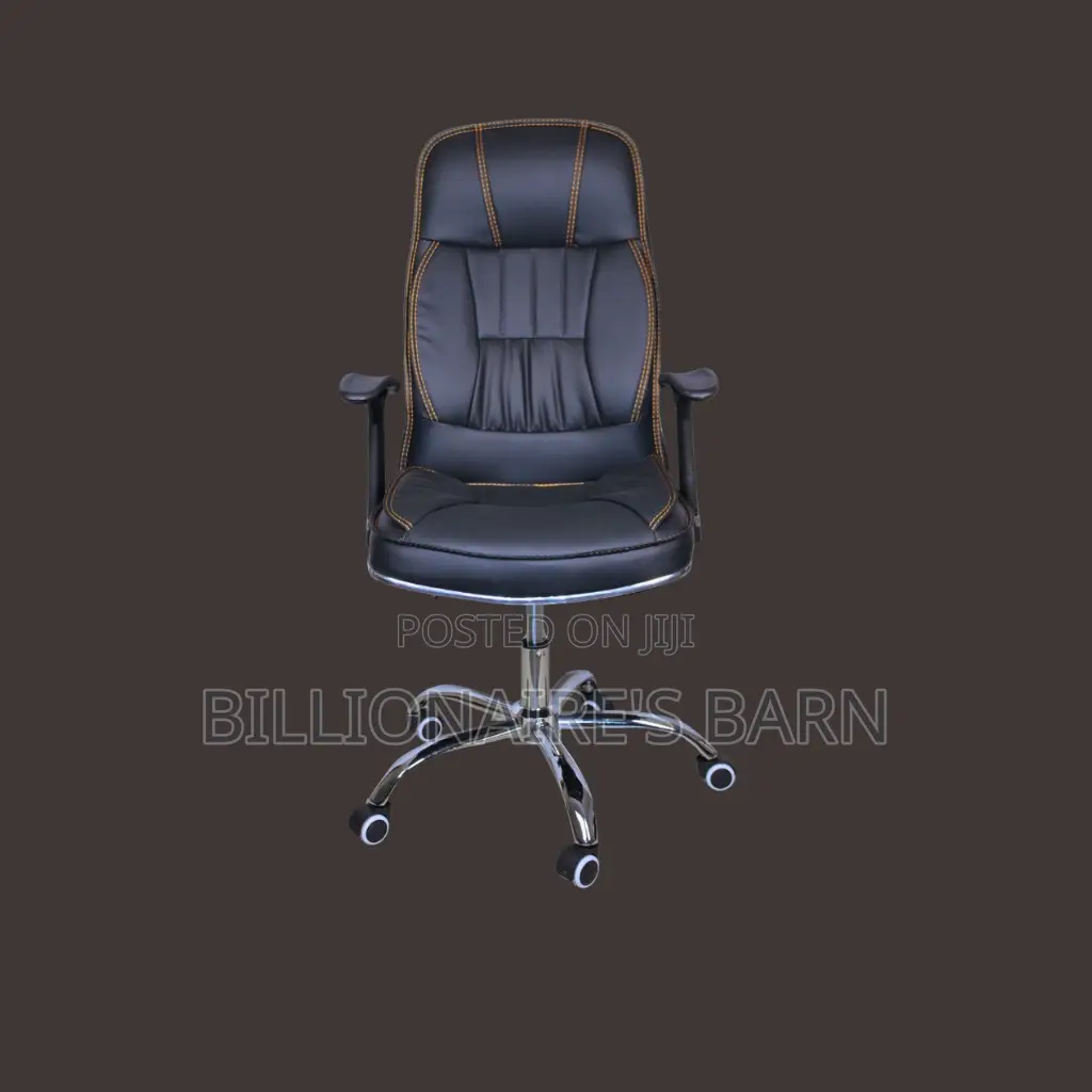 Executive Comfort Leather Chair With Arm Padding.