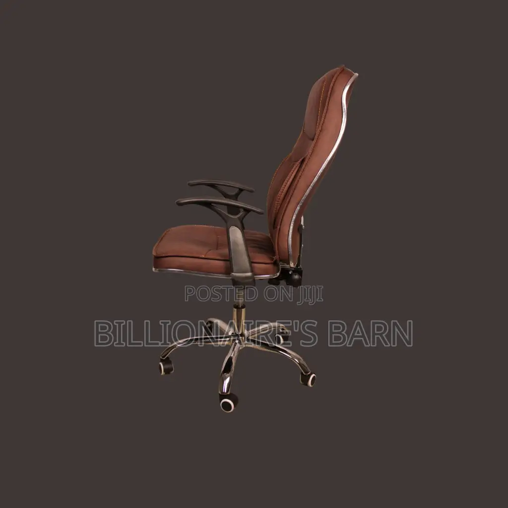 Professional High-Back Leather Chair for All-Day Use.