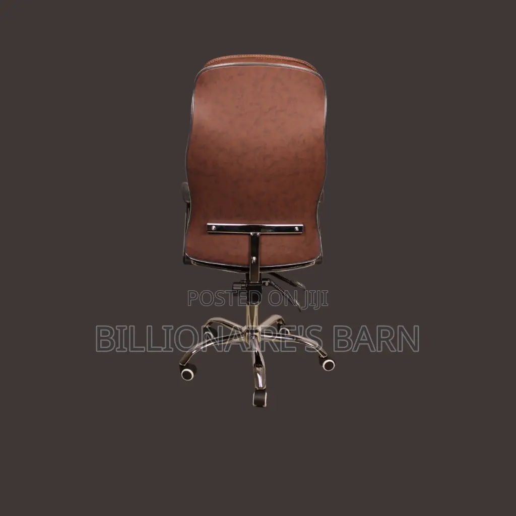 Professional High-Back Leather Chair for All-Day Use.