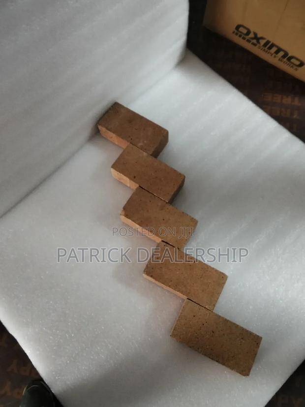 Chimney Bricks/Fire Bricks - thumbnail 3
