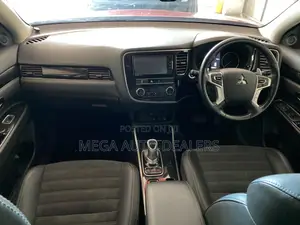 Mitsubishi Outlander 2.0 PHEV AWD 2018 Red