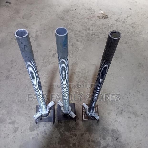 U Jacks Scaffolding Stands - thumbnail 2