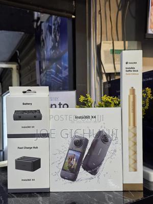 Insta360 X4 Starter Bundle - main view