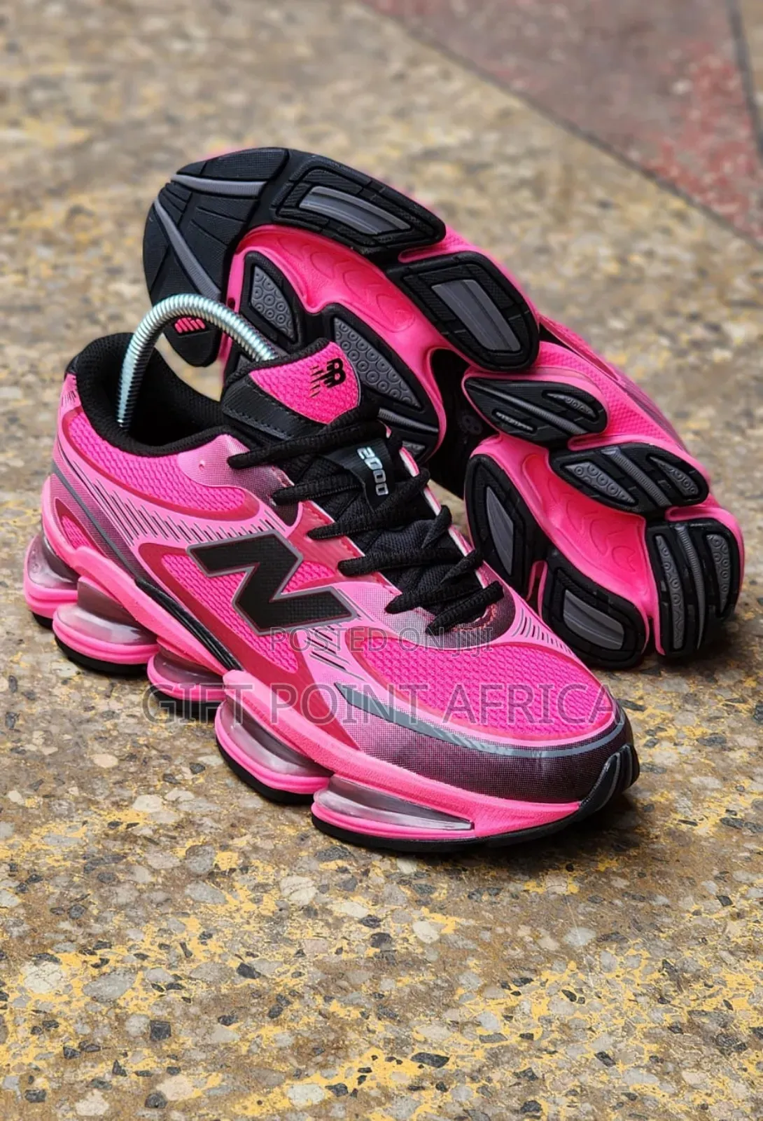 New Balance 2000 For Ladies
