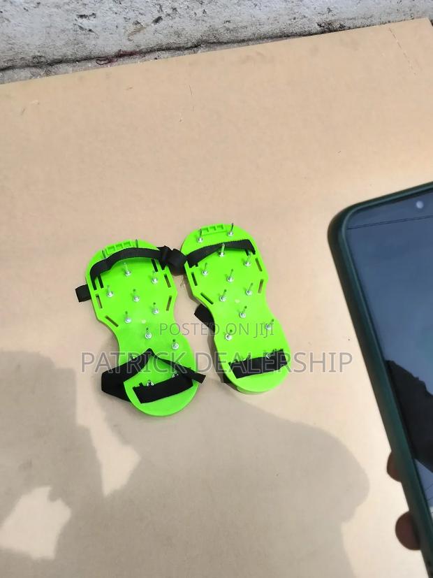 Spiked Shoes for Expoxy - main view