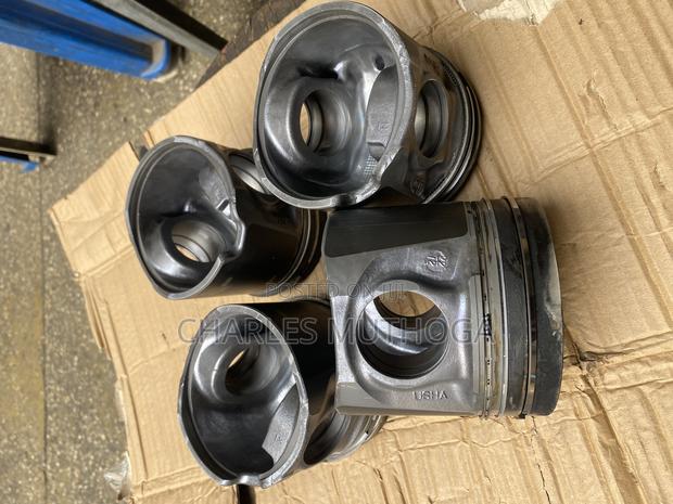 Fuso Fi Engine Pistons - main view