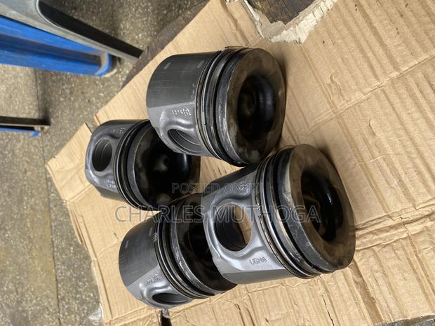 Fuso Fi Engine Pistons - thumbnail 2