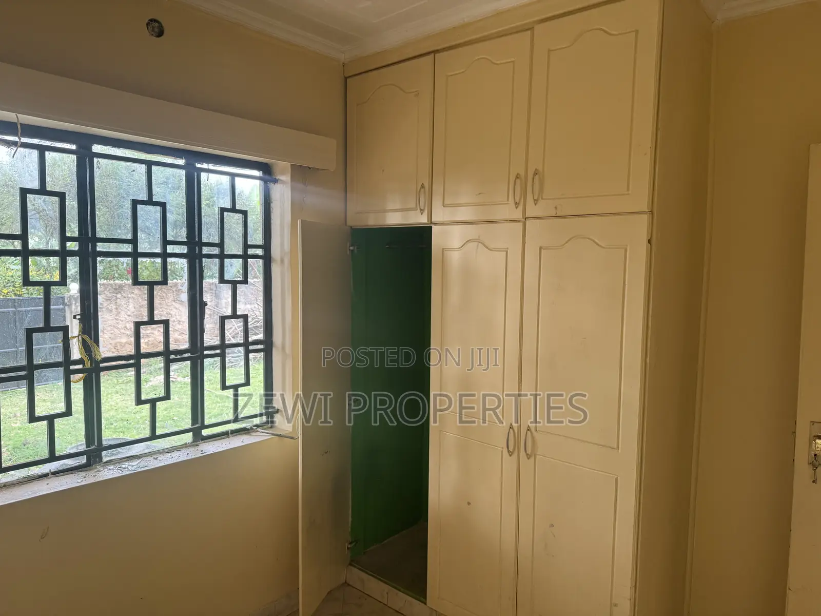 3bdrm Bungalow in Oluulua for sale