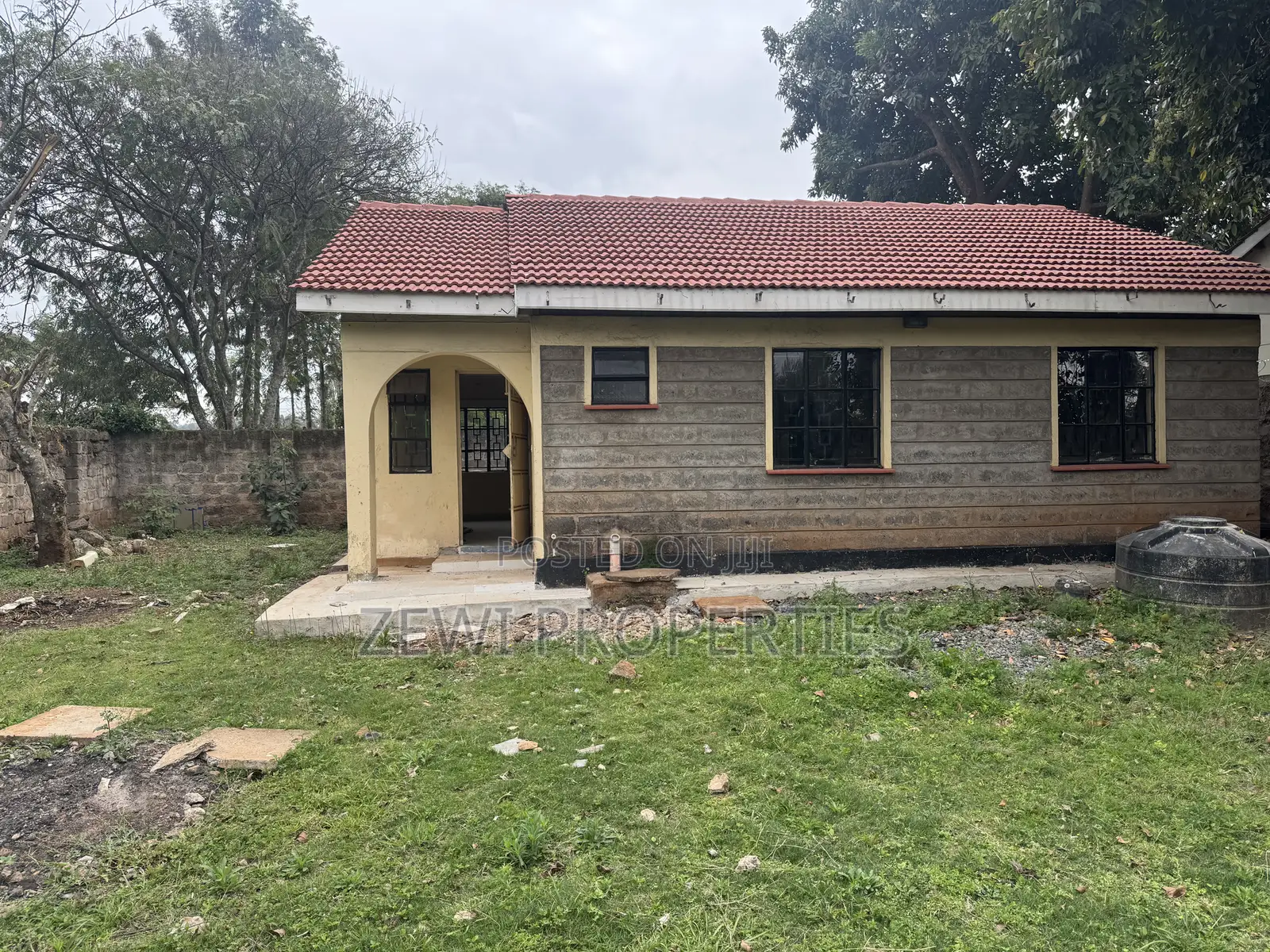 3bdrm Bungalow in Oluulua for sale