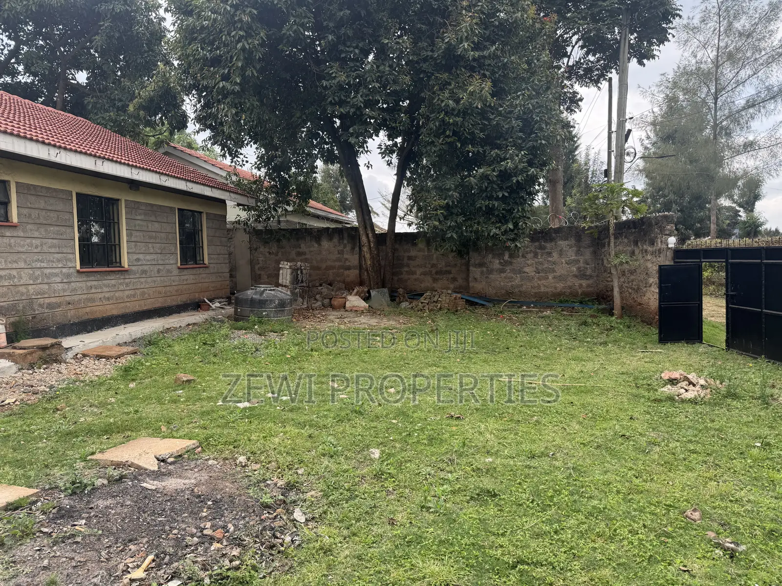 3bdrm Bungalow in Oluulua for sale