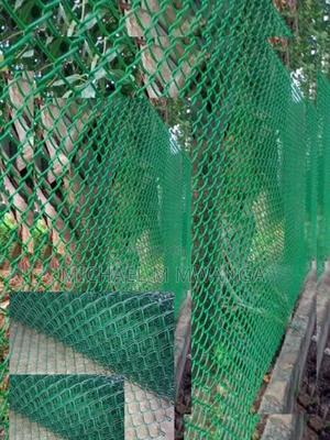 Gardens PVC Coated Chain Link Mesh - thumbnail 2