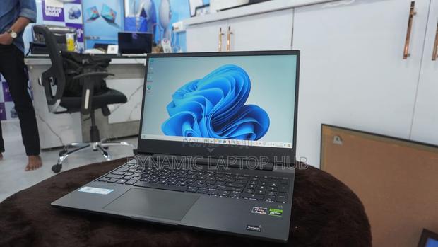 Laptop HP Victus 15 16GB AMD Ryzen 5 SSD 512GB - thumbnail 3