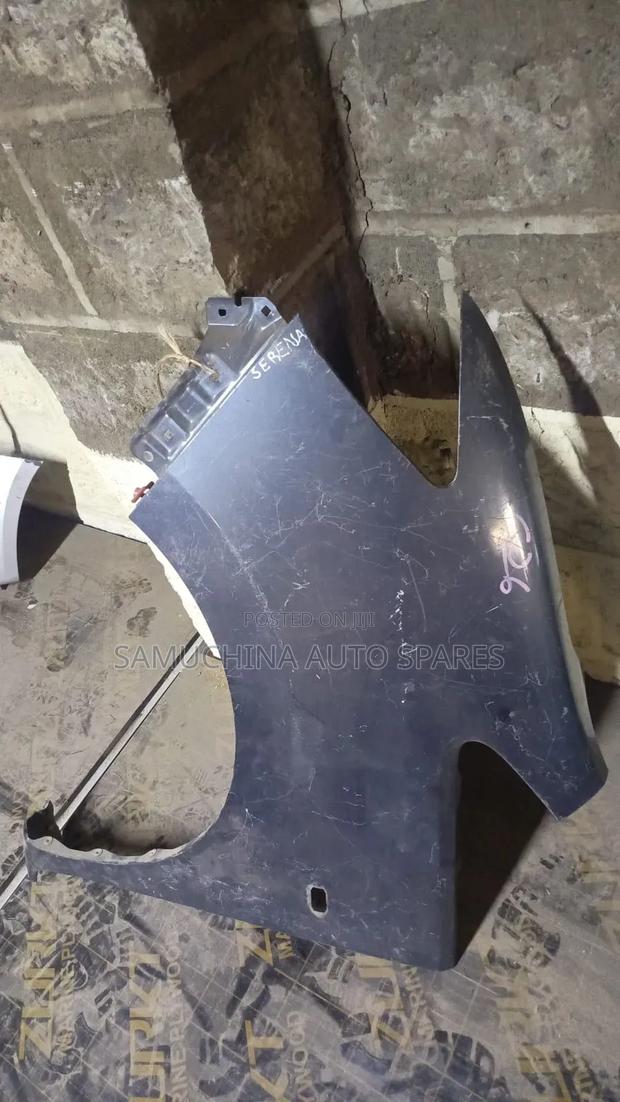Fender/Wing Nissan Serena C26