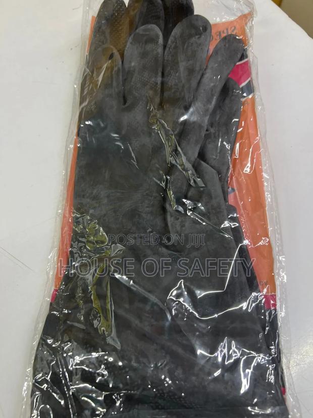 Black Chemical Resistant Gloves - thumbnail 2