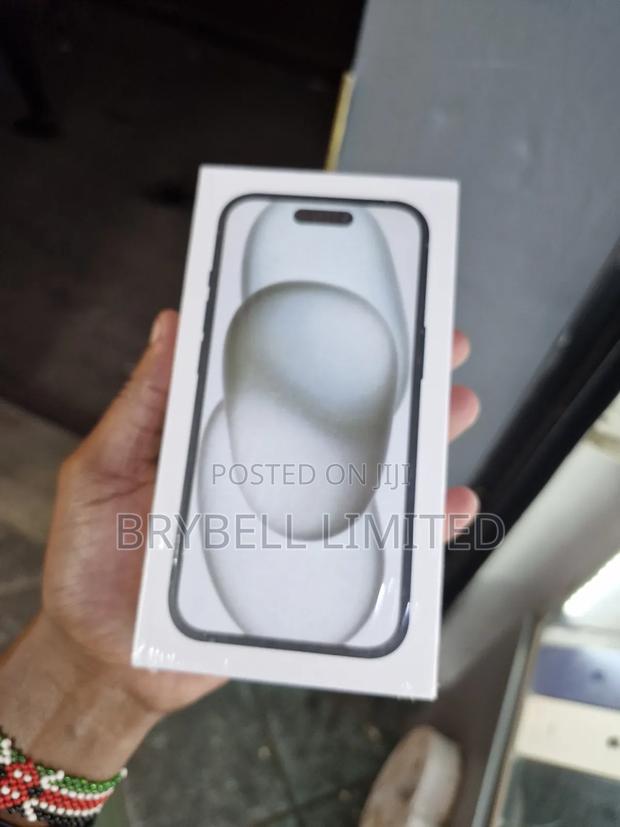 New Apple iPhone 15 128 GB White - thumbnail 3