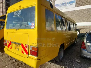 Toyota Coaster 1987 Yellow