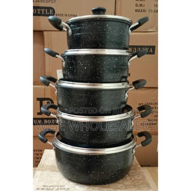 James Pot Black Cookware Set