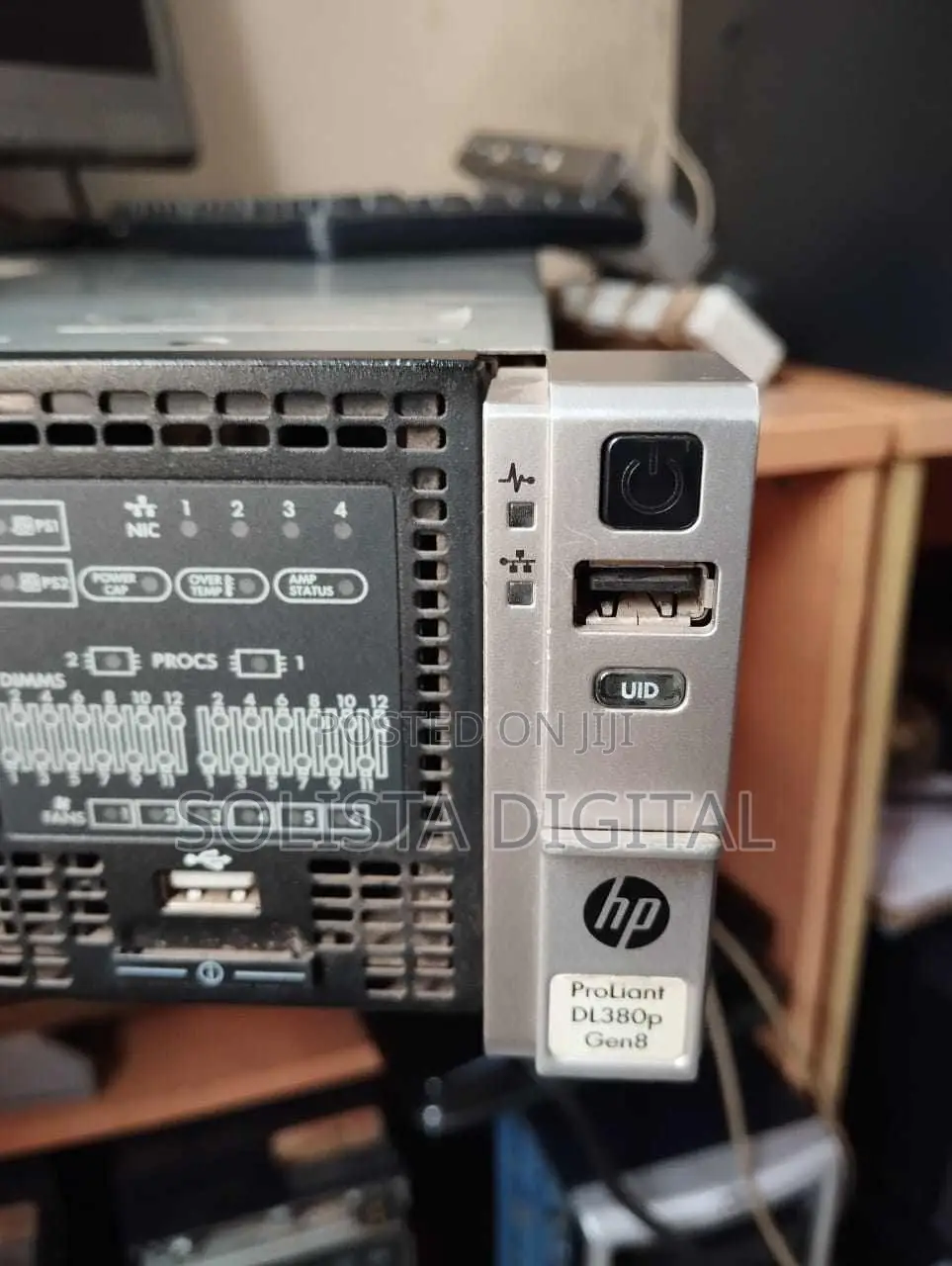 Server HP ProLiant DL380P Gen8 8GB Intel Xeon HDD 1T