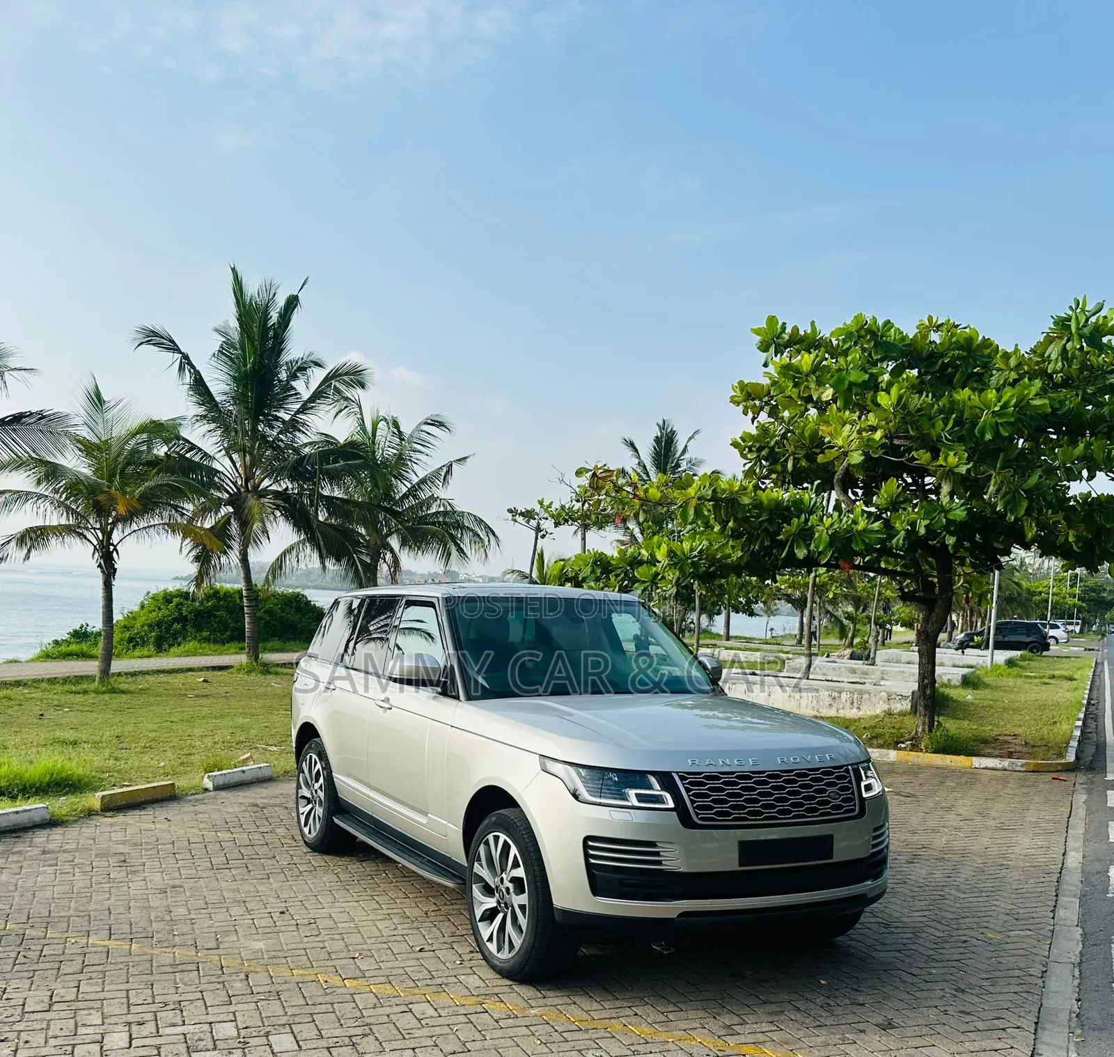 Land Rover Range Rover Vogue 2018 Gold