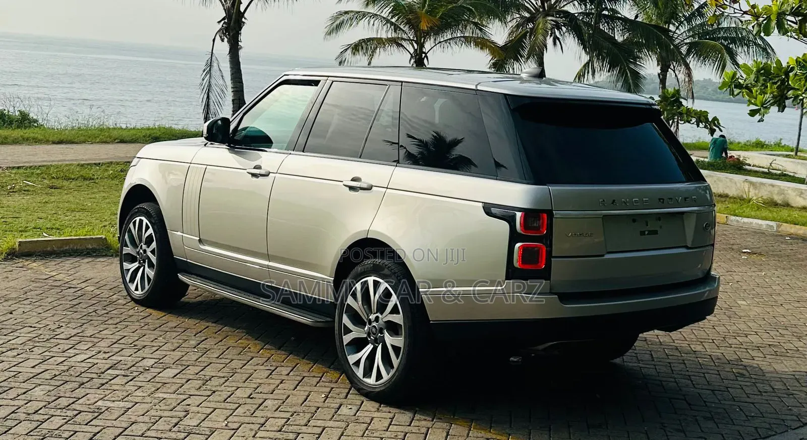 Land Rover Range Rover Vogue 2018 Gold