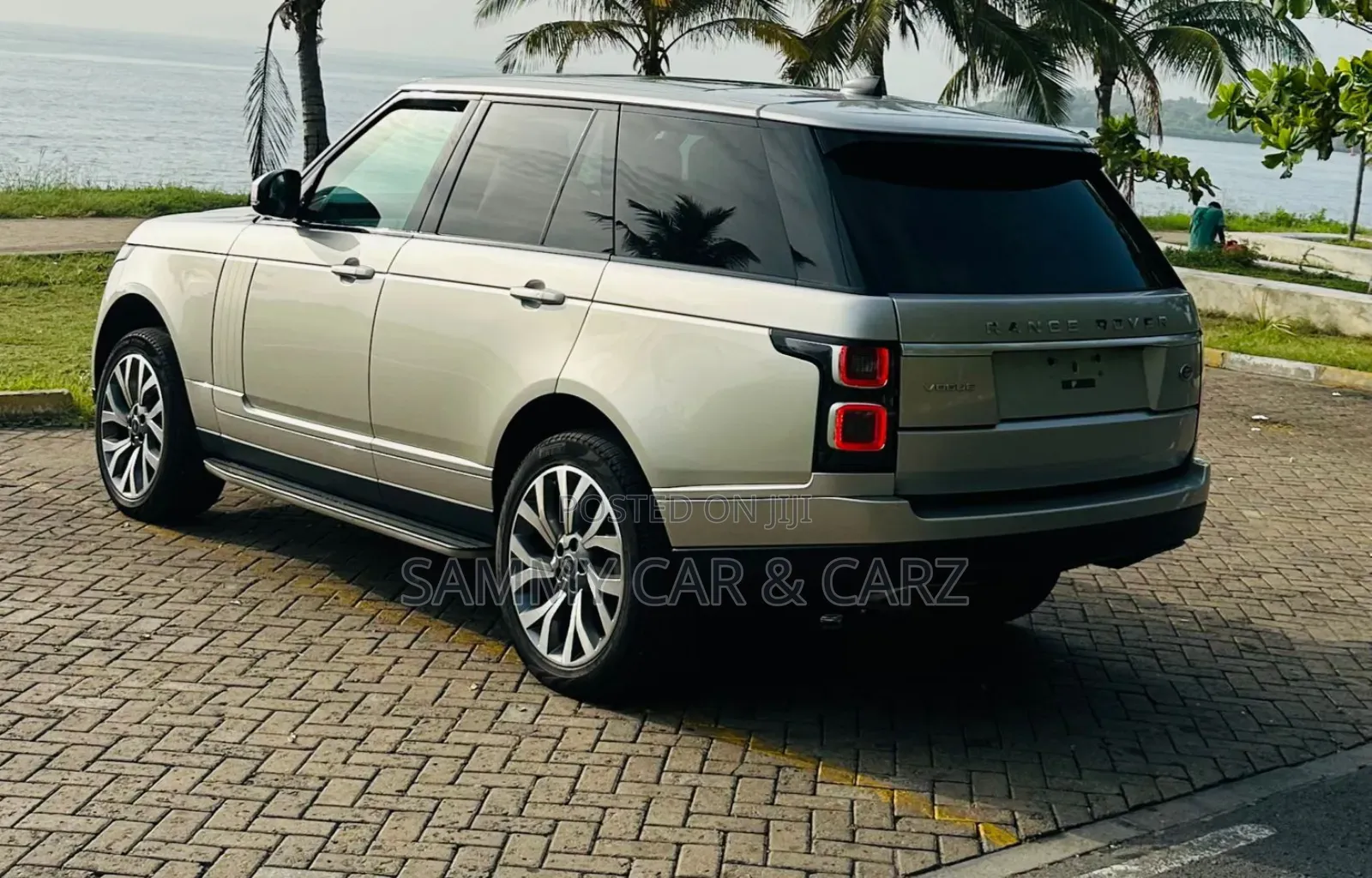 Land Rover Range Rover Vogue 2018 Gold