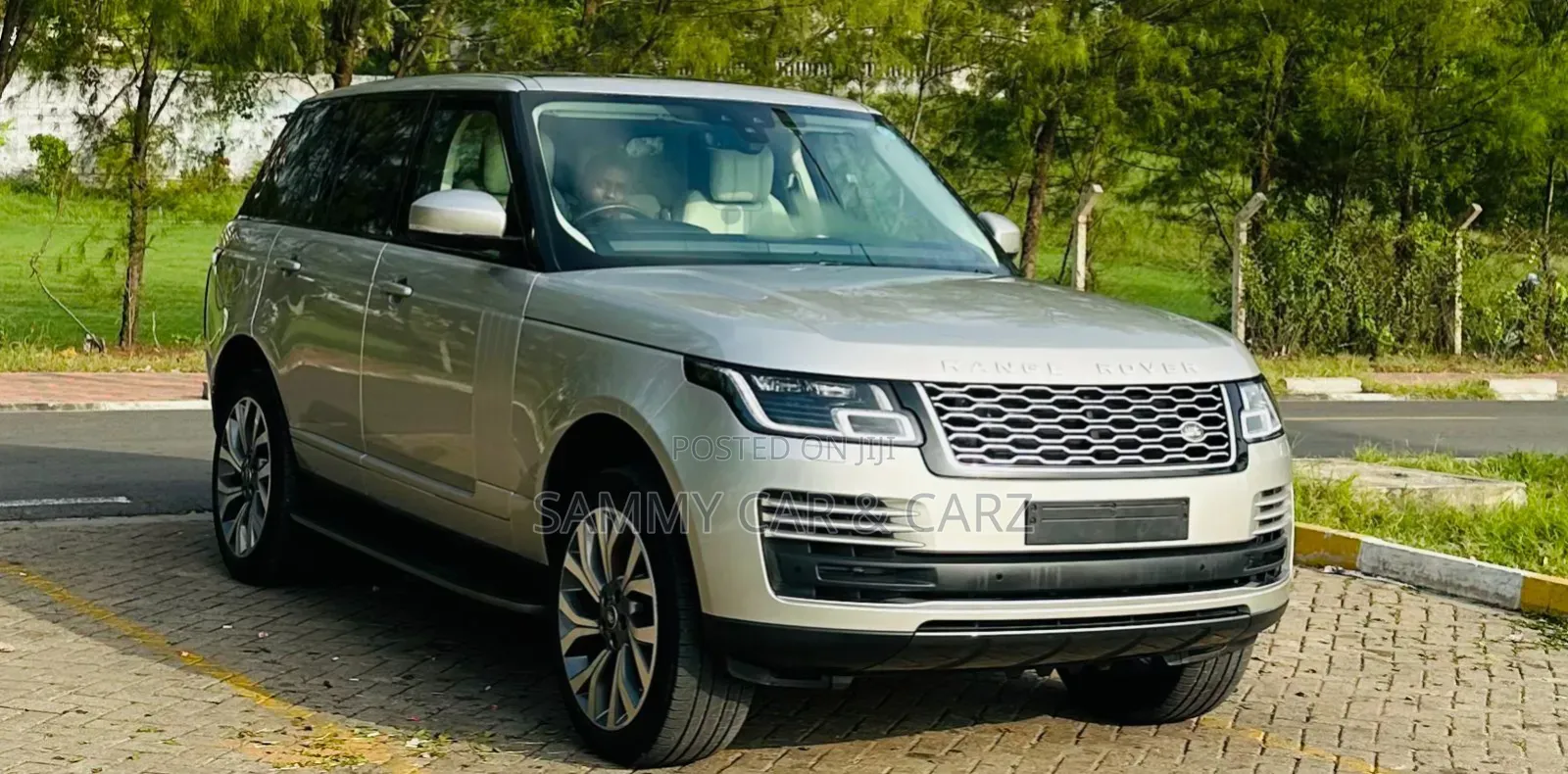 Land Rover Range Rover Vogue 2018 Gold