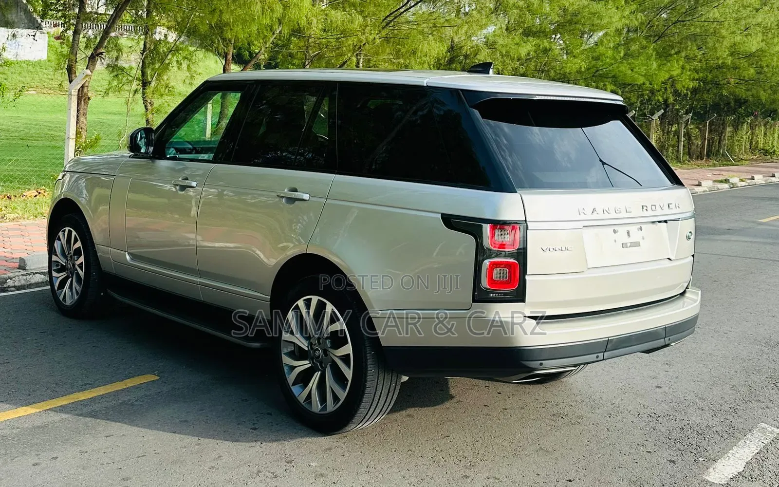Land Rover Range Rover Vogue 2018 Gold