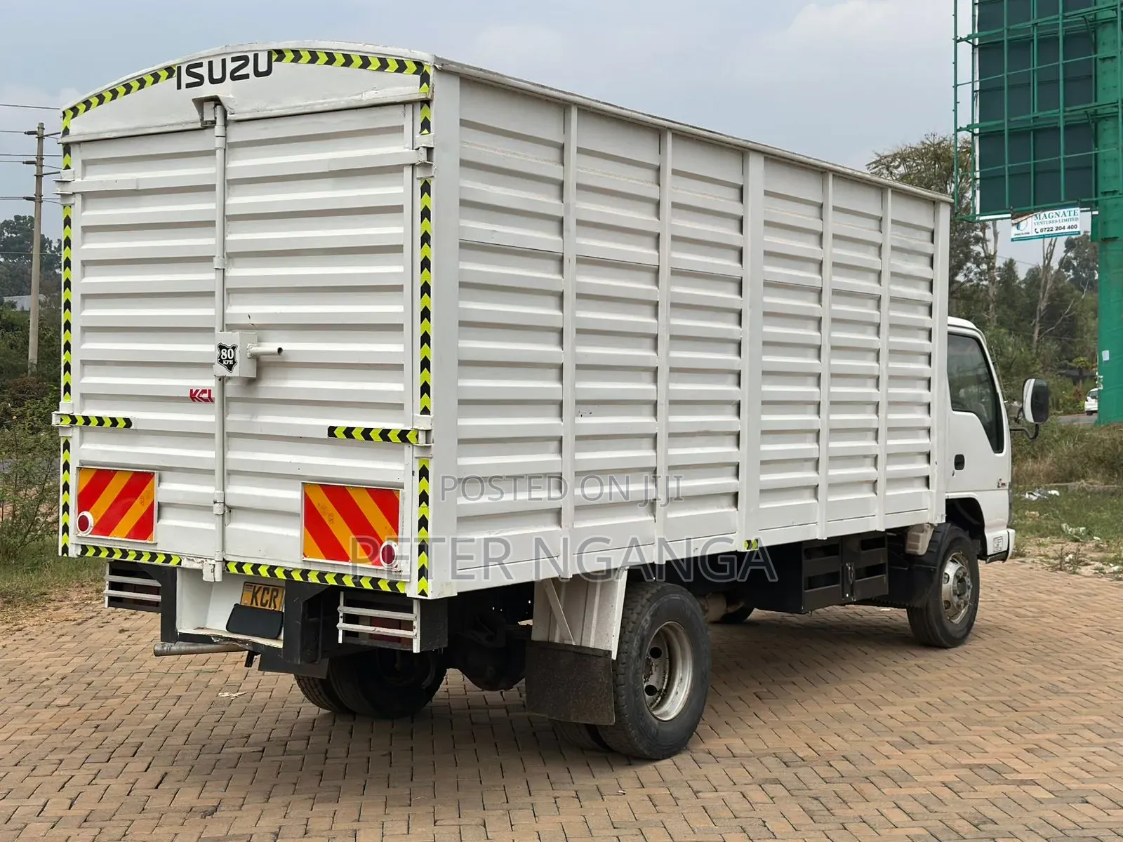Isuzu NPR 2018 Model