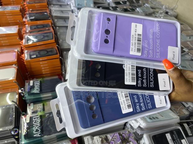 Otofly Pixel 8 Anti-Scratch Microfiber Lining Silicone Case - thumbnail 3