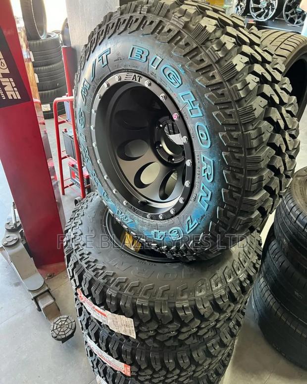 37×12.50-17 Maxxis Mud Terrain - thumbnail 3