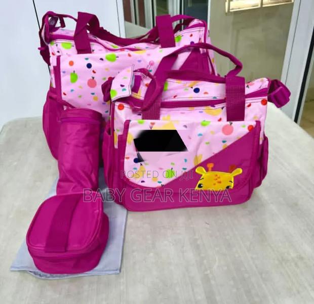 Trendy Diaper Bag – Fashion Meets Convenience in Pink