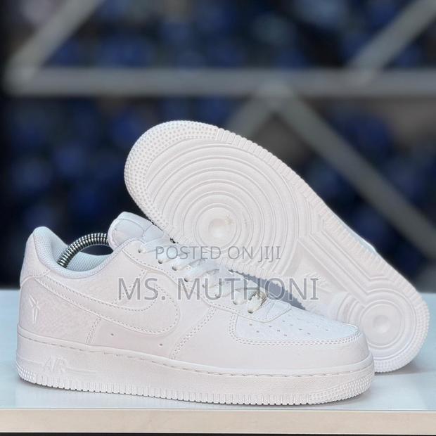 Top Quality White Sneakers for Men / Women Size 38-45