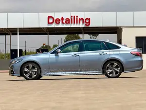 Toyota Crown 2018 Silver